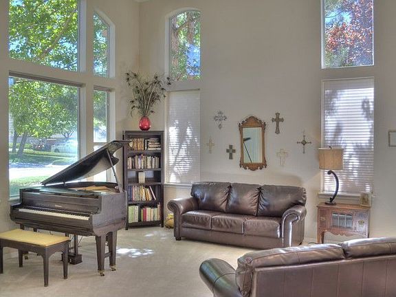 5th image of 5805 Royal Oak Dr NE