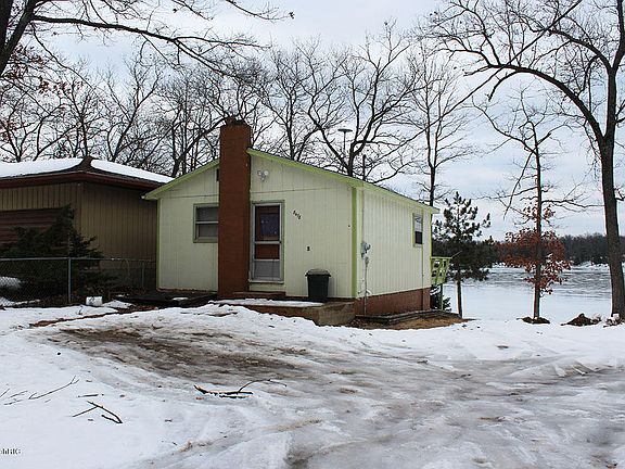 4th image of 8478 N South Lake Shore Dr