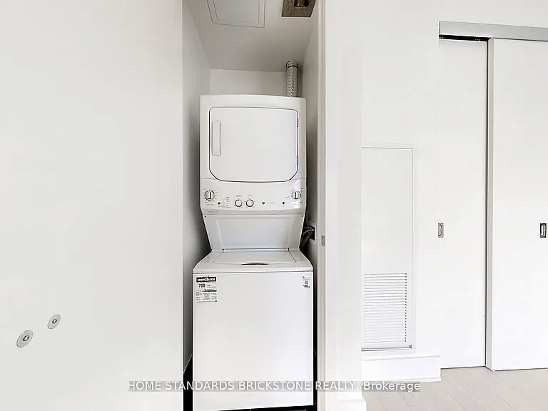 11 Yorkville Ave #6305 — Photo 16