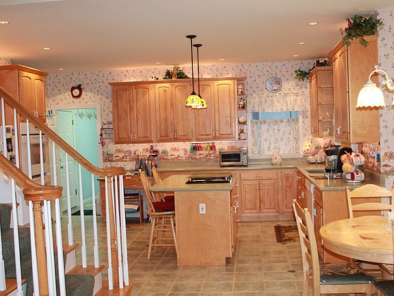Gourmet Kitchen 1