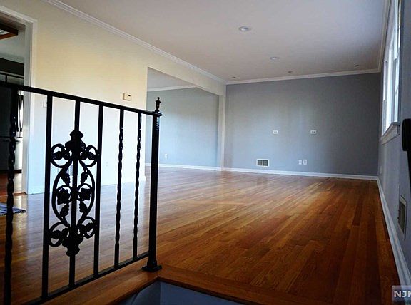 5th image of 188 Wyckoff Ave