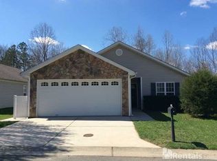 5850 Regents Village Dr, Winston Salem, NC 27103