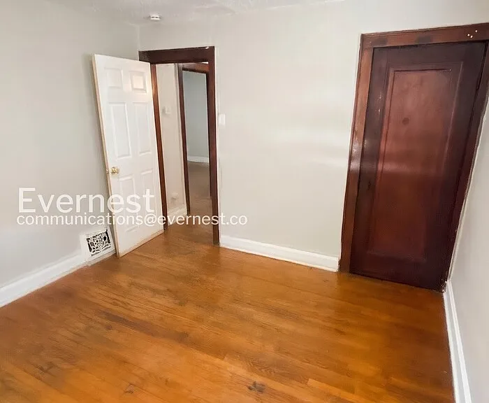 3720 Darby St — Photo 9