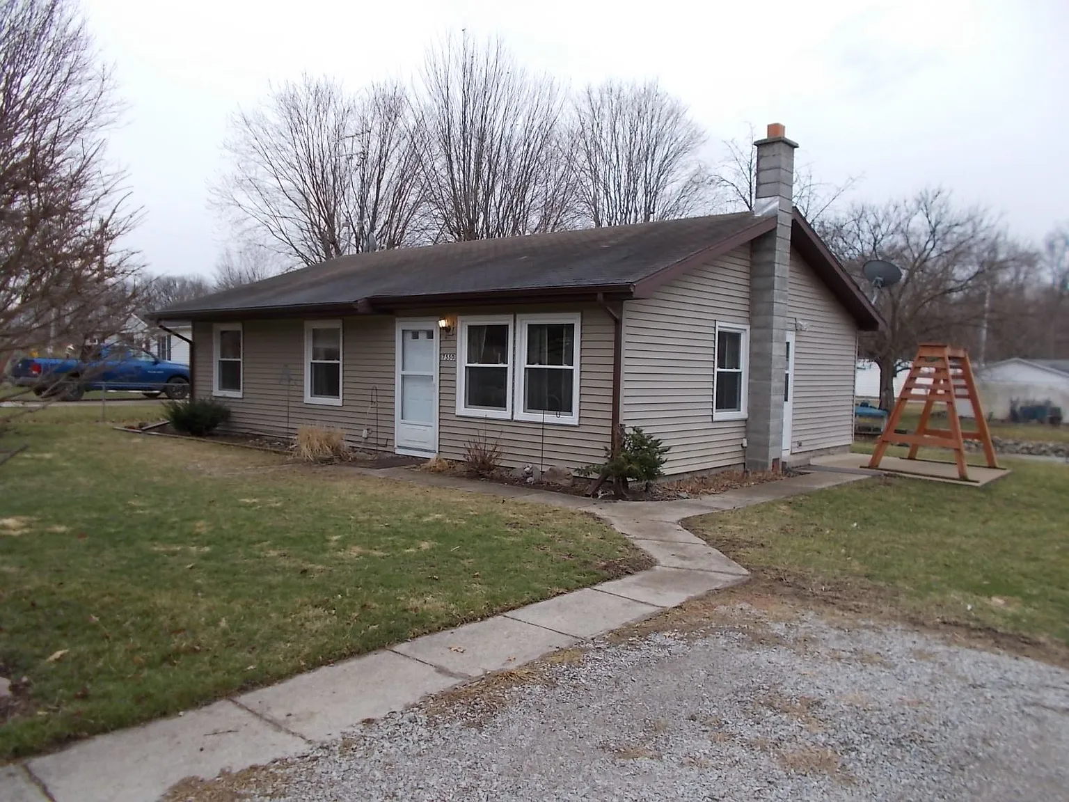 7550 E 625 S photo 1