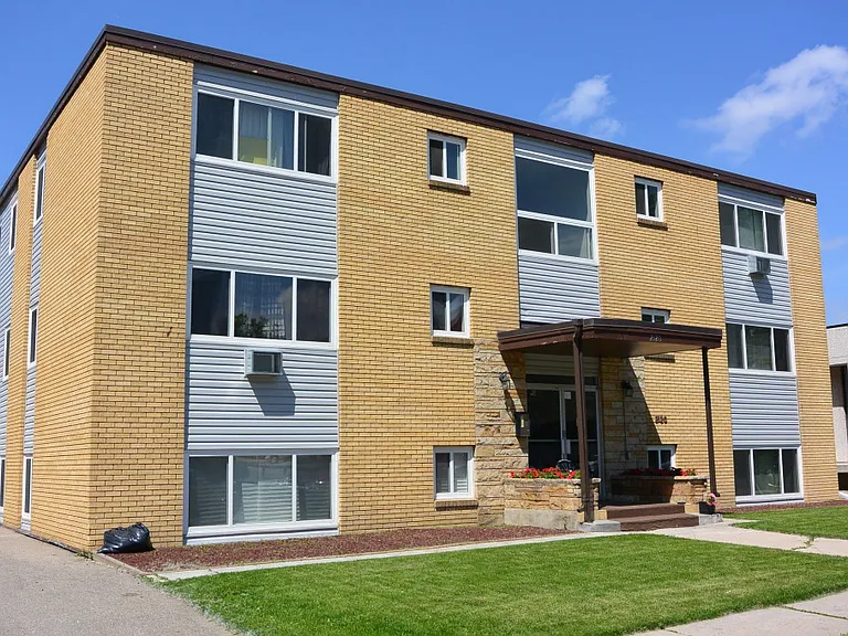 2120 Cornwall St #12 — Photo 4