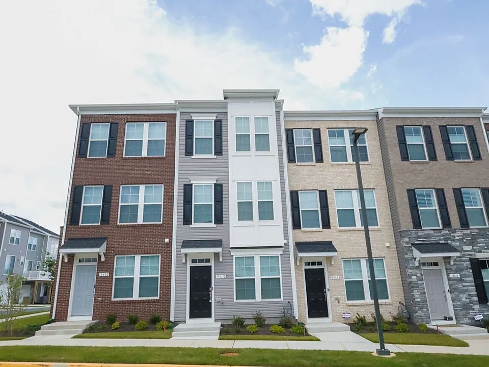 19612 Village Walk Dr