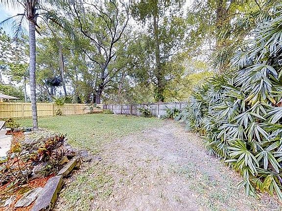 4th image of 721 S Crystal Lake Dr