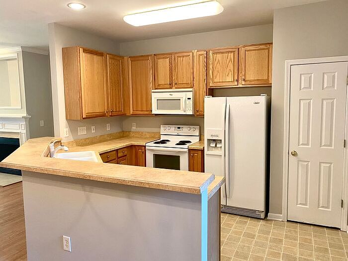 1st image of 8424 Summer Glen Cir