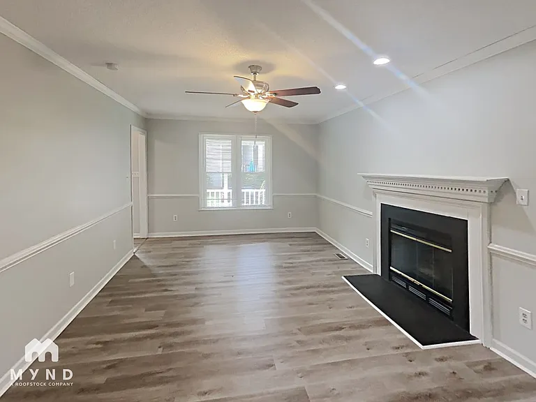 2200 Long And Winding Rd — Photo 6