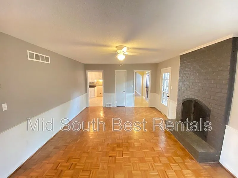 6145 Quince Rd — Photo 2