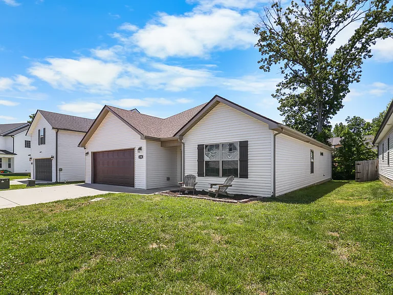 1286 Magnum Dr — Photo 3