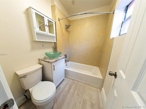 5th image of 424 NW South River Dr #420