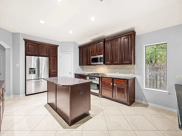 802 Floriencia St — Photo 13