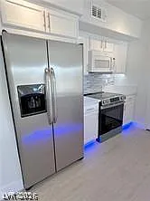 2 bed, 2.0 bath, 1046 sqft, $1,900 — Photo 2
