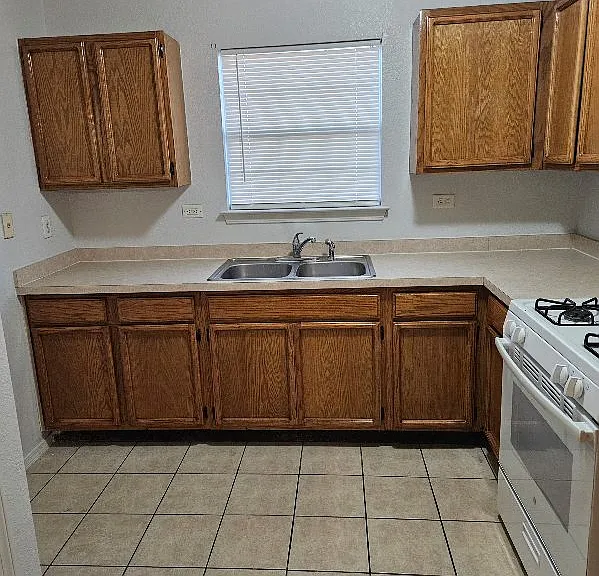 2301 Tierra Sol Rd — Photo 12