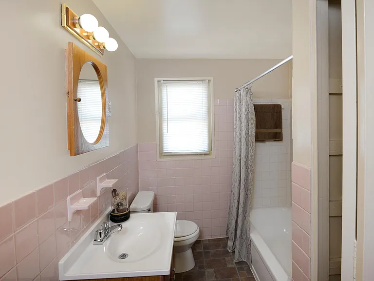 Yorktowne Townhomes — Photo 9