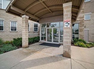 10900 W Bluemound Rd APT 207, Wauwatosa, WI 53226
