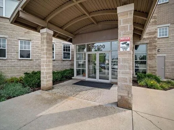 10900 West Bluemound ROAD #207, Wauwatosa, WI 53226