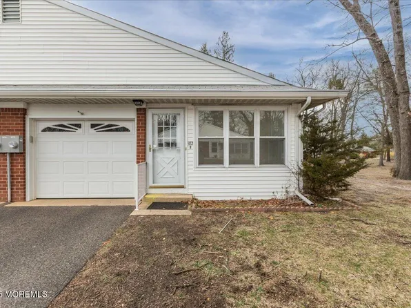 182 Columbine Avenue, Manchester, NJ 08759