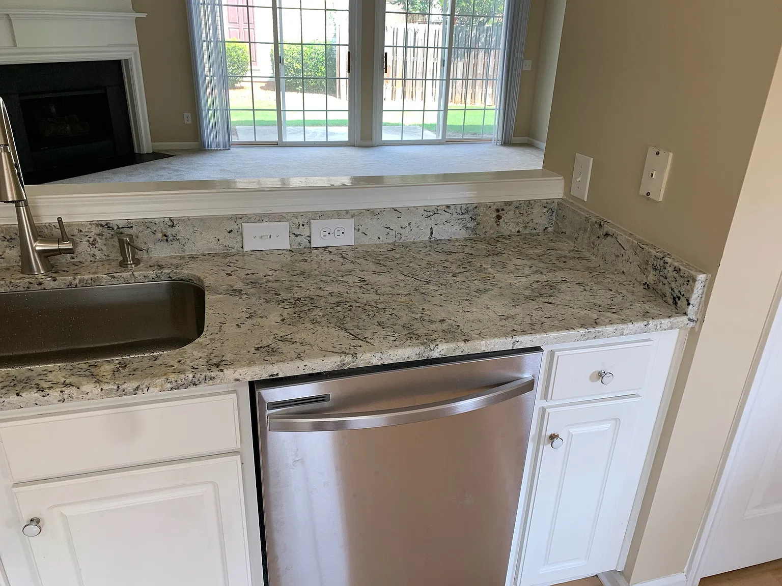 3 bed, 1320 sqft, $1,850 — Photo 3