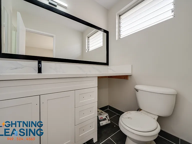 1035 N Hayworth Ave #110 — Photo 9