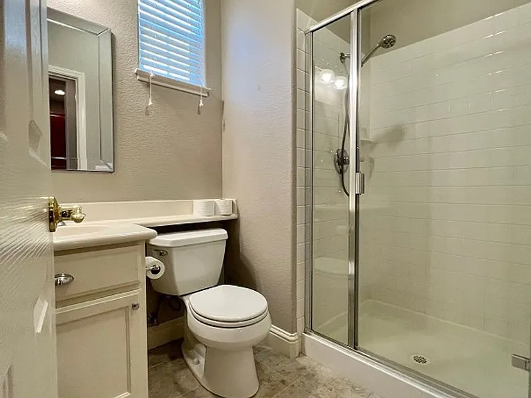 720 Wintergreen Ct — Photo 17