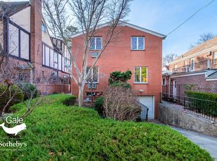 7032 Kessel St, Forest Hills, NY 11375