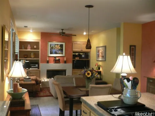 11267 Crocker Grove Ln, Gold River, CA 95670