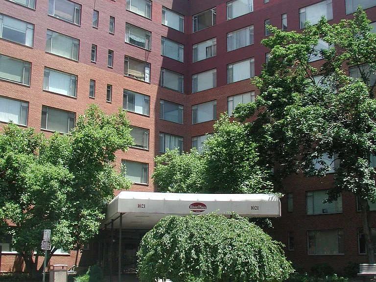 Overview of River Place East Building.