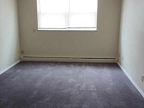 3rd image of 4655 Hamilton Ave #9