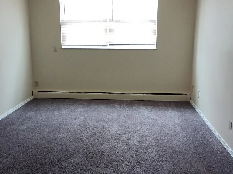 4655 Hamilton Ave #9 — Photo 3
