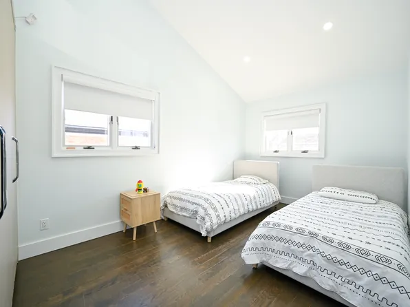 320 Whitman Drive image 21 of 27