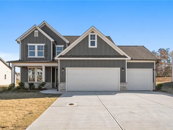 159 Grand Meadows Dr, Hoschton, GA 30548