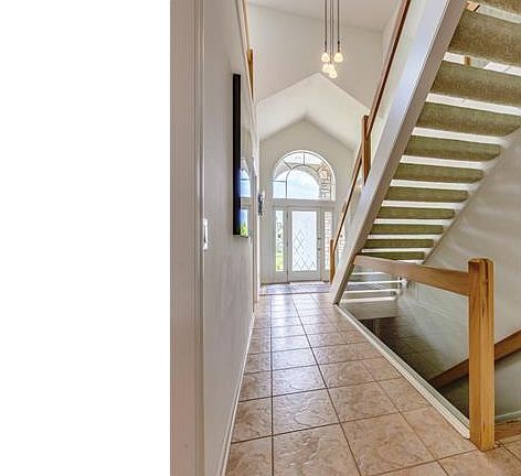 4th image of 366 W Glengary Cir