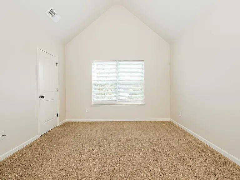 917 Piedmont Dr — Photo 13