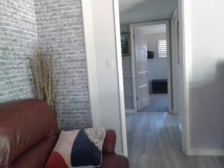 225 Pomona Ave — Photo 5