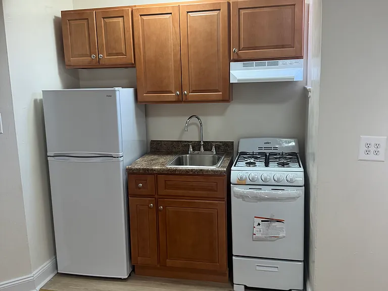 2058 Cropsey Ave #6C — Photo 3