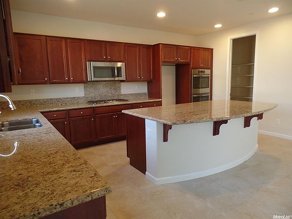 3rd image of 10093 Aveiro Way