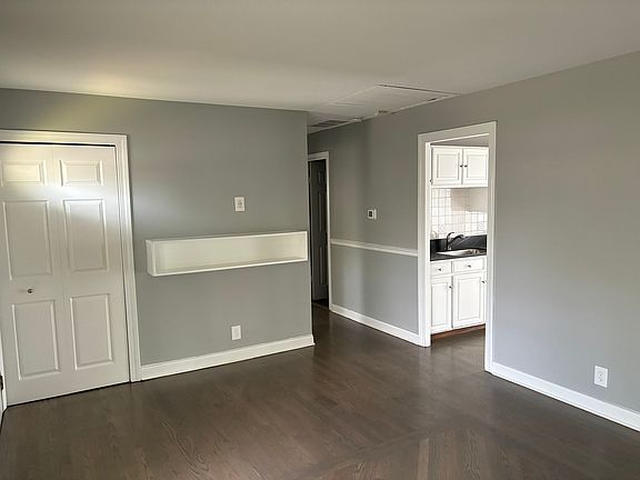 3rd image of 516 Sherwood Dr