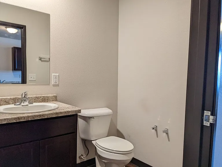 Park West apartments — Photo 19