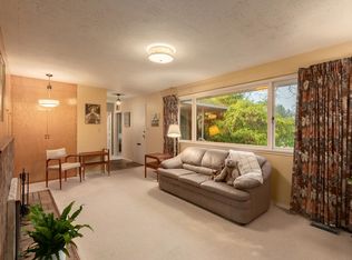 6390 Winch St, Burnaby, BC V5B2L3