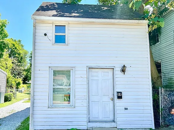 64 Union St — exterior photo