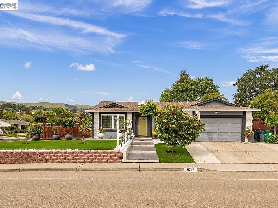 1st image of 9797 Davona Dr