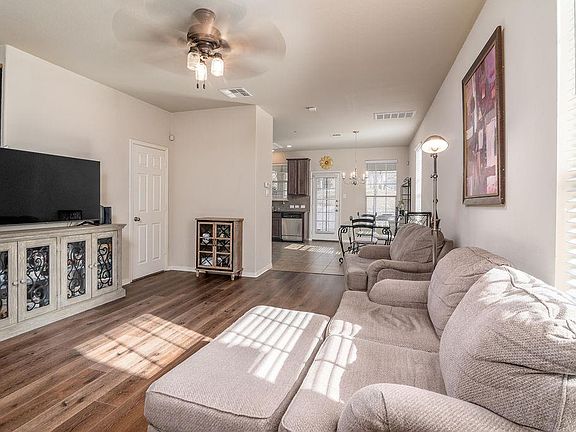 5th image of 3101 Davis Ln APT 8402
