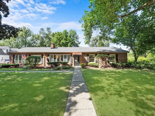 12200 S 69th Ct, Palos Heights, IL 60463