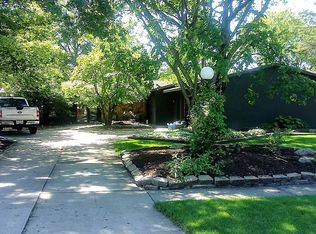 10842 Gate Post Rd, Strongsville, OH 44149