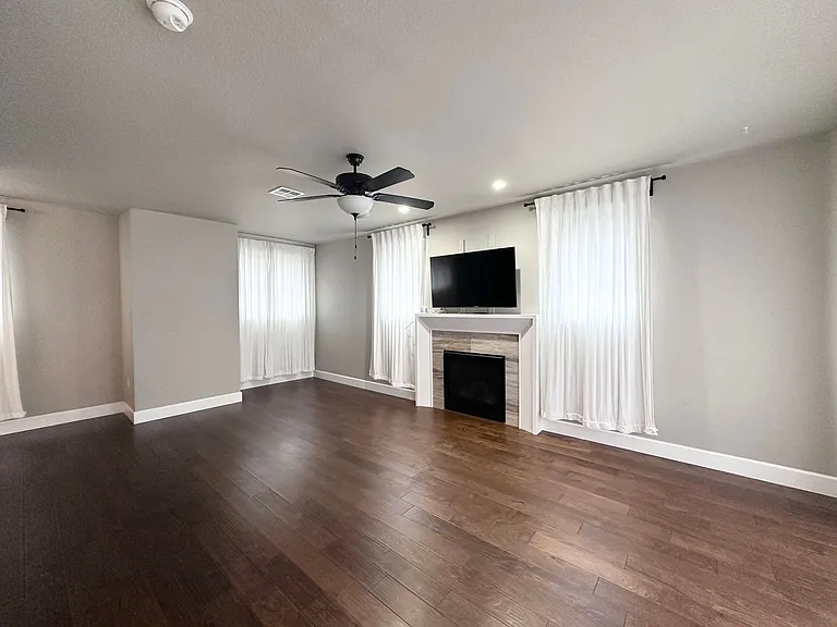 4337 N Hunt St — Photo 3
