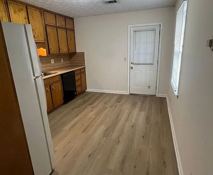 80 Curtis Rd — Photo 4