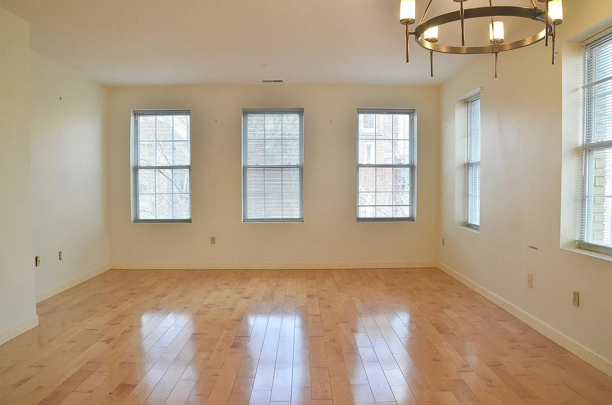 Gathering room - 1464 Columbia Rd NW #I