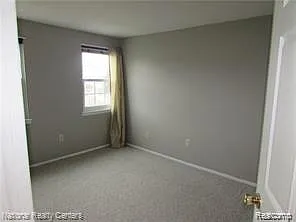 42106 Gladwin St — Photo 17
